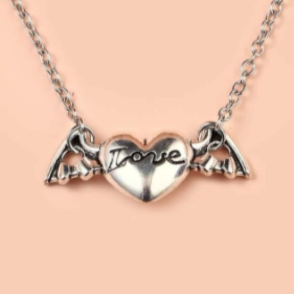 Baroque Vintage Jewelry - Gothic Heart with Bat Wings Silver Necklace